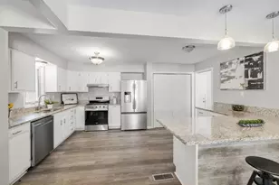 943 Pawnee Dr, Crown Point, IN 46307 - Photo 7