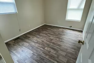 550 S Wayne St, Gary, IN 46403 - Photo 11