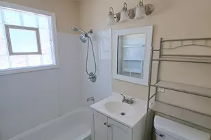 550 S Wayne St, Gary, IN 46403 - Photo 5