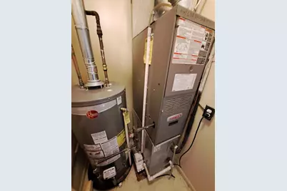 550 S Wayne Street, Gary, IN 46403 - Photo 13