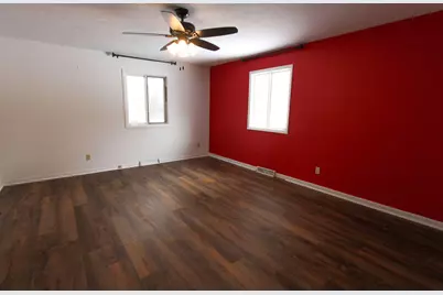 955 W 200 N, La Porte, IN 46350 - Photo 13