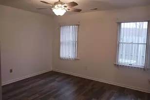 6070 Pennsylvania Dr, Merrillville, IN 46410 - Photo 3