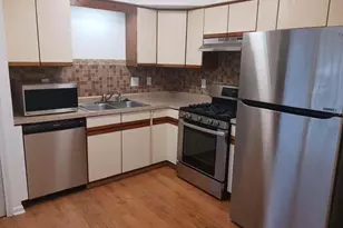 6070 Pennsylvania Dr, Merrillville, IN 46410 - Photo 11