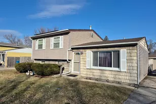 1115 N Oakwood St, Griffith, IN 46319 - Photo 1