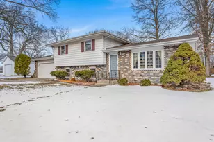 2803 Teresa St, Portage, IN 46368 - Photo 5