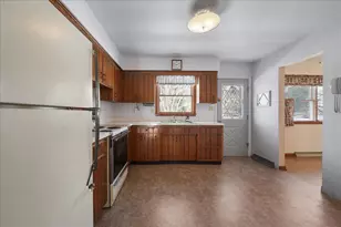 805 W Wilson St, Hebron, IN 46341 - Photo 9