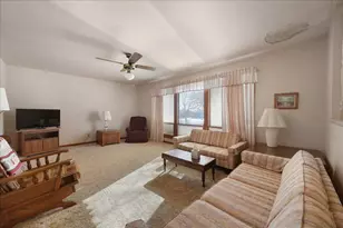 805 W Wilson St, Hebron, IN 46341 - Photo 7