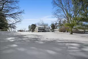 805 W Wilson St, Hebron, IN 46341 - Photo 25