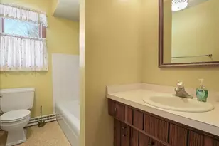 805 W Wilson St, Hebron, IN 46341 - Photo 17