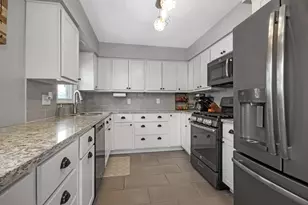 9347 O Day Dr, Highland, IN 46322 - Photo 3