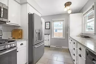 9347 O Day Dr, Highland, IN 46322 - Photo 7