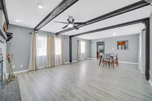 1119 W 38th Pl, Hobart, IN 46342 - Photo 9