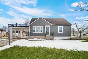 1119 W 38th Pl, Hobart, IN 46342 - Photo 1