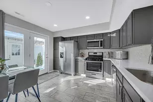 1825 Dogwood Ct, Crown Point, IN 46307 - Photo 3