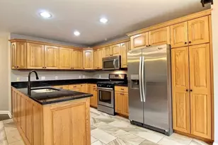 1086 Mission Hills Ct, Chesterton, IN 46304 - Photo 5