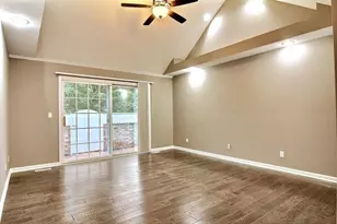 1086 Mission Hills Ct, Chesterton, IN 46304 - Photo 9