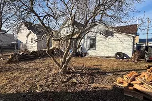 129 W Union St, Goodland, IN 47948 - Photo 3