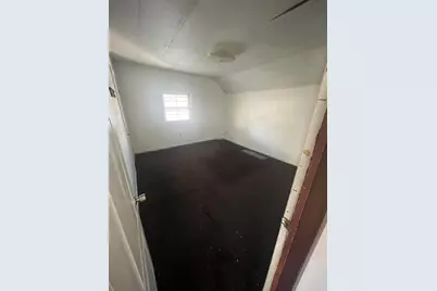 404 Park Avenue, Wheeler, IN 46393 - Photo 13