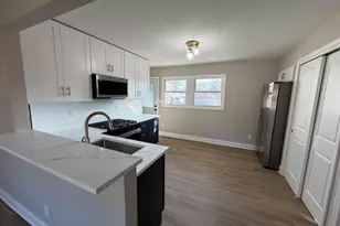 2933 W 38th Pl, Hobart, IN 46342 - Photo 5