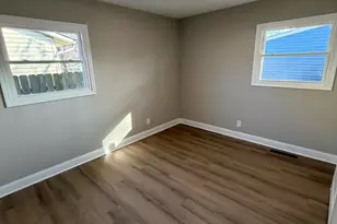 2933 W 38th Pl, Hobart, IN 46342 - Photo 17