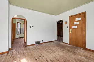 607 W Ripley St, Michigan City, IN 46360 - Photo 9