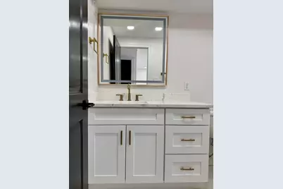 8611 Lakewood Avenue, Gary, IN 46403 - Photo 7