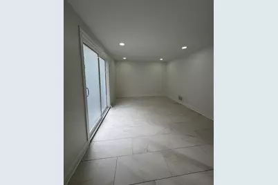 8611 Lakewood Avenue, Gary, IN 46403 - Photo 9