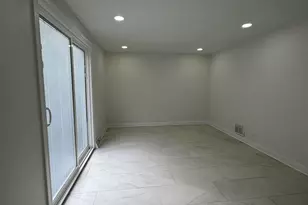 8611 Lakewood Ave, Gary, IN 46403 - Photo 9