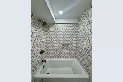 8611 Lakewood Avenue, Gary, IN 46403 - Photo 7