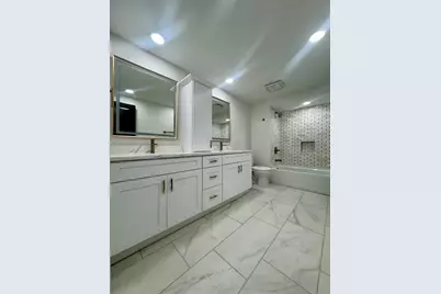 8611 Lakewood Avenue, Gary, IN 46403 - Photo 25