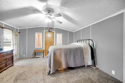 9815 W 236th Avenue, Schneider, IN 46376 - Photo 17