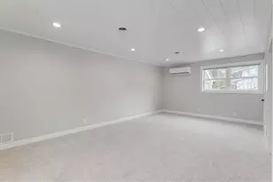 404 Golfview Rd, Michigan City, IN 46360 - Photo 9