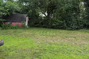 409 Holly Rd, Michigan City, IN 46360 - Photo 21