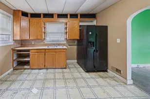 317 E Lincolnway, La Porte, IN 46350 - Photo 5