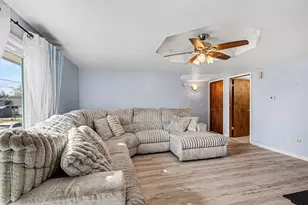 307 E Casey St, Hebron, IN 46341 - Photo 3