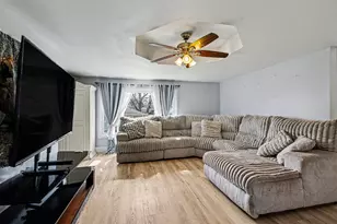 307 E Casey St, Hebron, IN 46341 - Photo 5