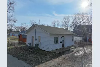 621 1/2 S Monticello Street, Winamac, IN 46996 - Photo 3