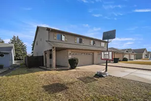 9149 Waymond Ave, Highland, IN 46322 - Photo 3