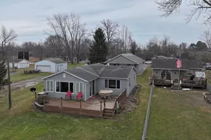 11446 W South Park Rd, Kewanna, IN 46939 - Photo 7