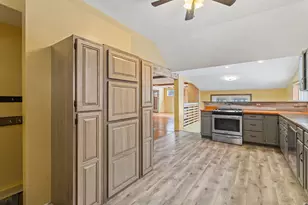 214 Woodlawn Ave, Chesterton, IN 46304 - Photo 13