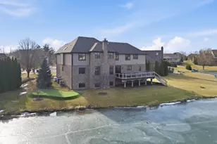 9430 Highland Ct, Saint John, IN 46373 - Photo 7