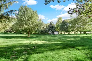 588 Mayapple Dr, Westville, IN 46391 - Photo 7