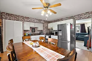 403 Sherman Dr, Valparaiso, IN 46385 - Photo 7