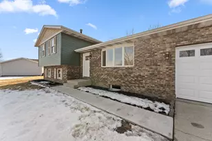 2807 W 63rd Ln, Merrillville, IN 46410 - Photo 3