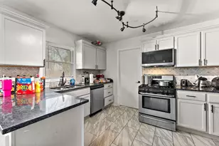 1142 W 72nd Ln, Merrillville, IN 46410 - Photo 5