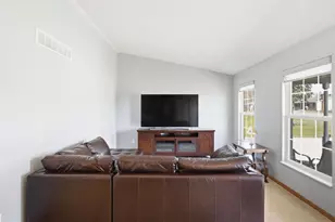 5 Harmel Dr, Valparaiso, IN 46383 - Photo 5