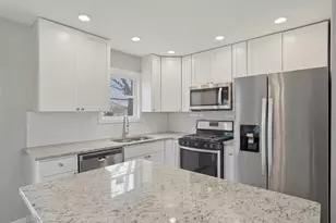 7719 Bigger St, Merrillville, IN 46410 - Photo 5