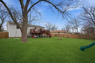 7719 Bigger St, Merrillville, IN 46410 - Photo 23