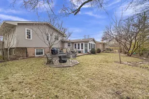 9000 Chestnut Ln, Munster, IN 46321 - Photo 29