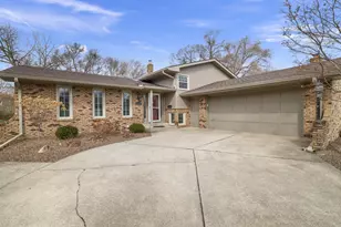 9000 Chestnut Ln, Munster, IN 46321 - Photo 1